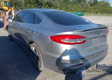 2020 Ford Fusion Titanium z USA, uszkodzony, nr VIN 3FA6P0D95LR117405